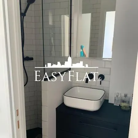 Appartement Elegant 4 Bedroom Located In 17, By Easyflat Parijs